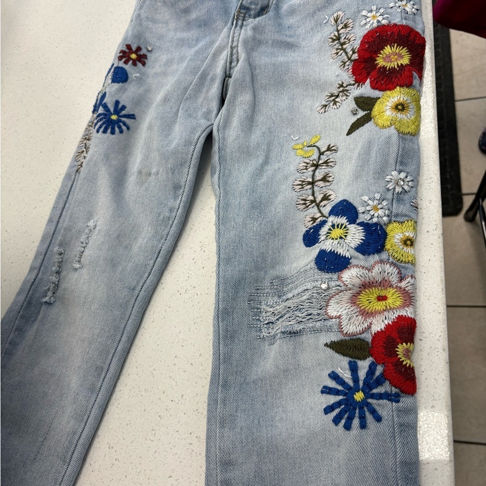 Floral Embroidered vintage Blue Jeans